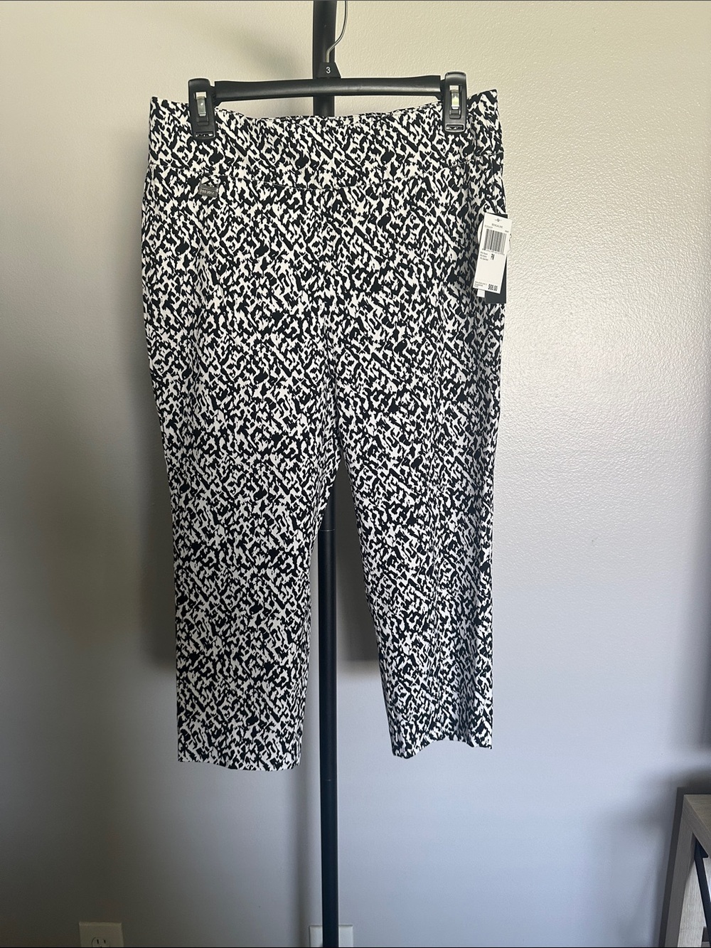 Premise Black & White Patterned Capris